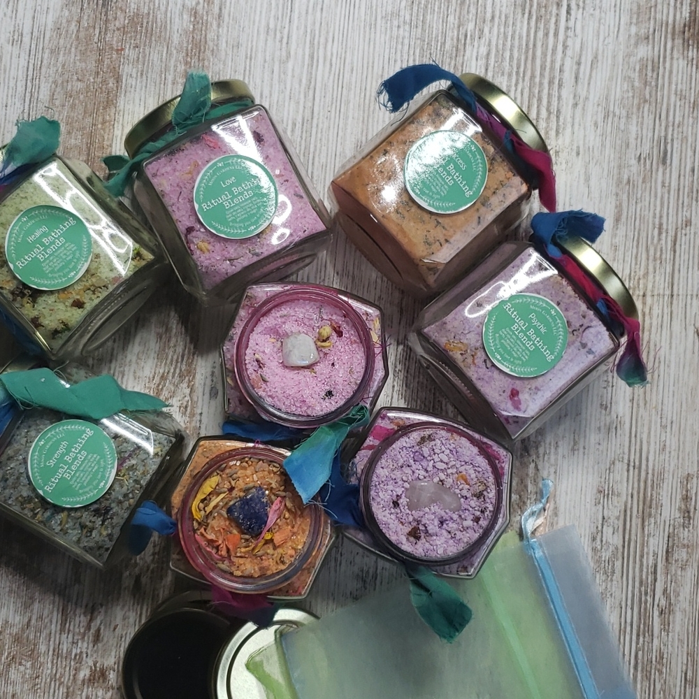 Bath salts with healing crystals
